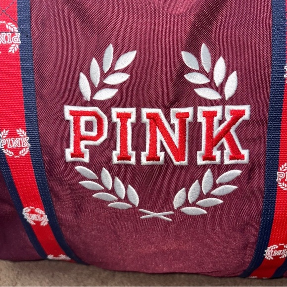 VICTORIAS SECRET PINK DUFFLE BAG 2017 - Picture 2 of 10